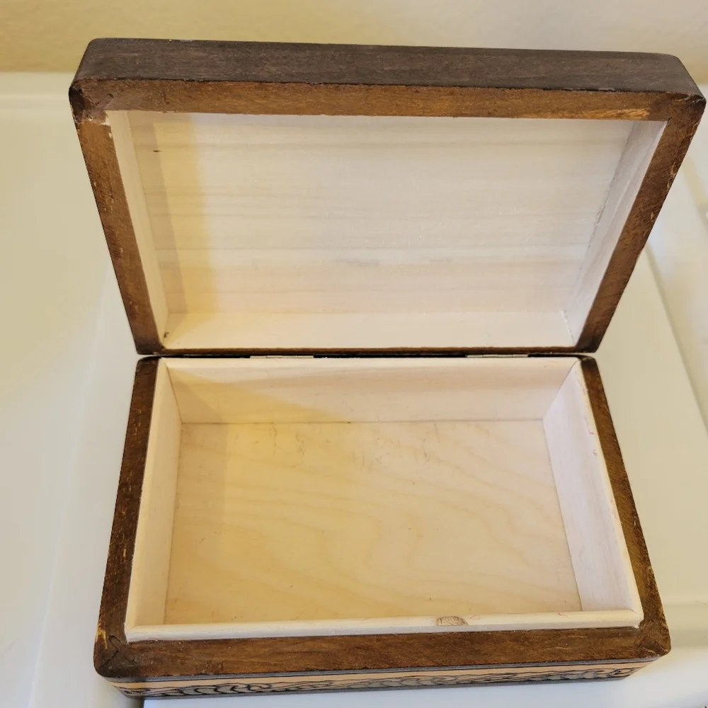 Wood box Dolphin Carving - made in Poland